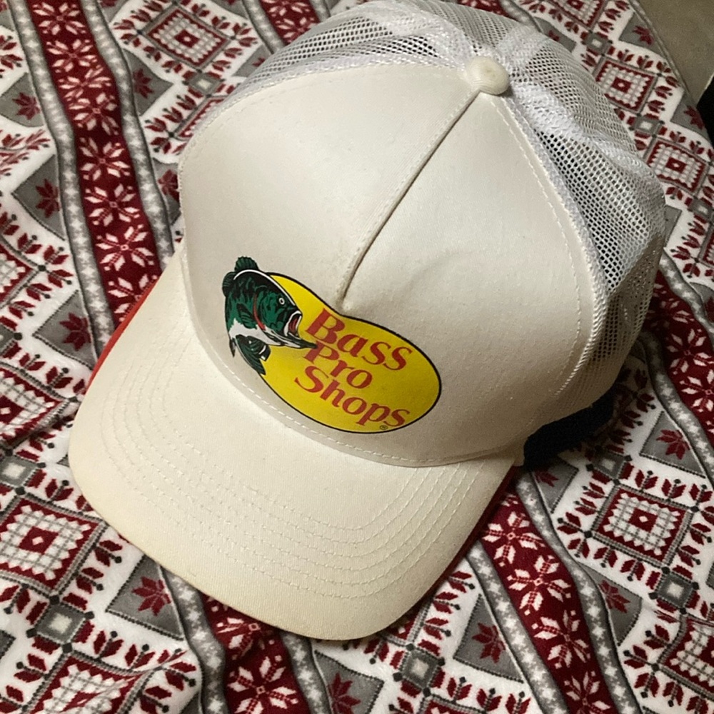 Bass Pro Shops Cream and White Mesh Hat